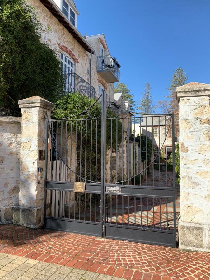 Fremantle Port Mill Bed & Breakfast - Unique Accommodation المظهر الخارجي الصورة